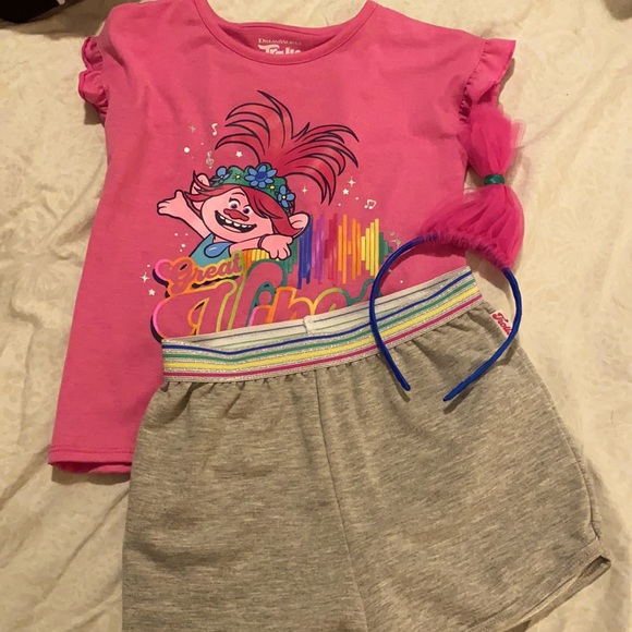 Trolls! - Picture 1 of 5